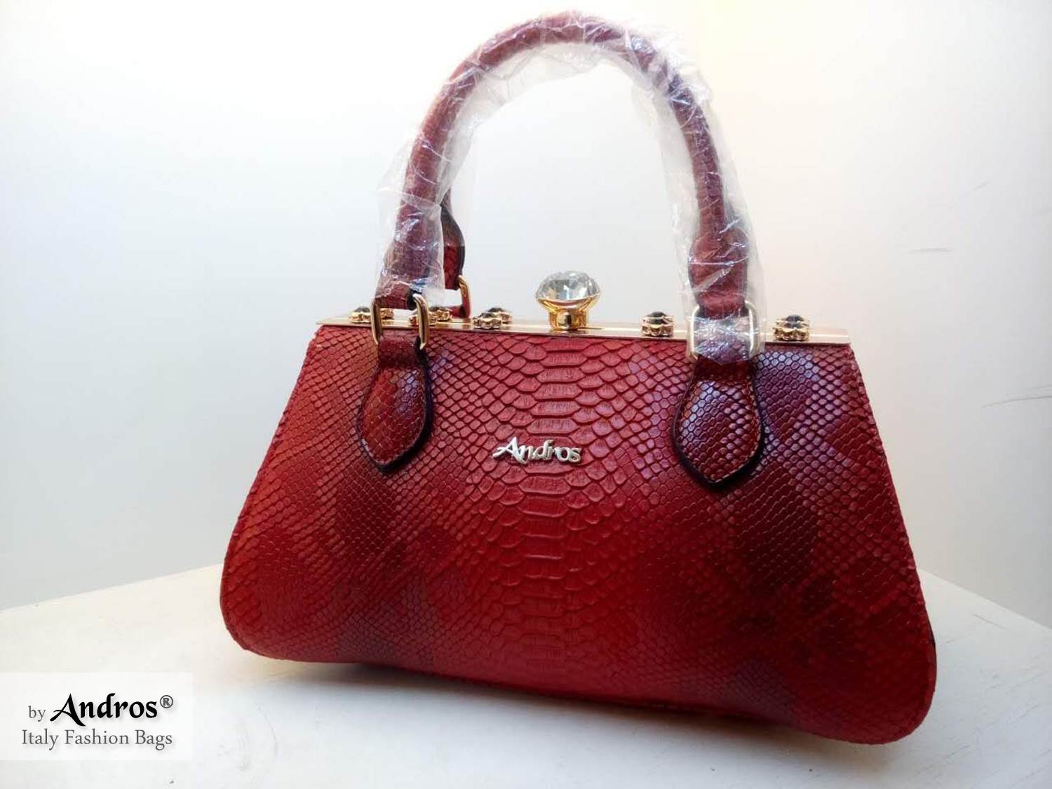 AB8848 IDR 285.000 MATERIAL PU SIZE L32XH17xW15CM WEIGHT 1000GR COLOR RED