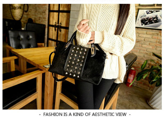 B1005 IDR.190.000 MATERIAL PU+FLUSH SIZE L30XH19XW10CM WEIGHT 700GR COLOR BLACK