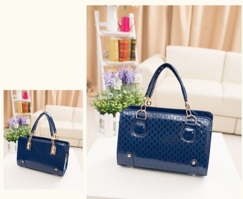 B1401 IDR.188.000 MATERIAL PU SIZE L30XH20XW12CM WEIGHT 800GR COLOR BLUE