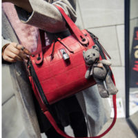 B1410 IDR.195.000 MATERIAL PU SIZE L27XH20XW13CM WEIGHT 850GR COLOR RED