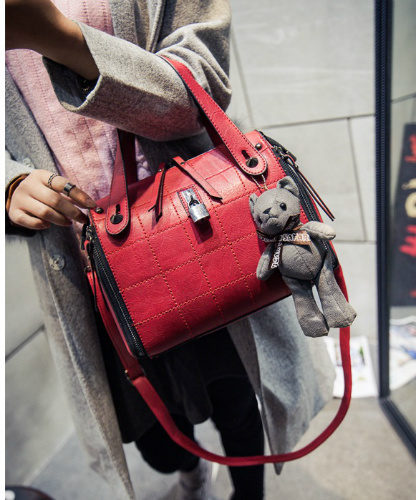 B1410 IDR.195.000 MATERIAL PU SIZE L27XH20XW13CM WEIGHT 850GR COLOR RED