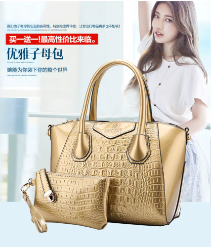 B1589 (2in1) IDR.225.000 MATERIAL PU SIZE L32XH25XW15CM WEIGHT 900GR COLOR GOLD