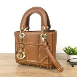 B1826 IDR.178.000 MATERIAL PU SIZE L18XH16XW9CM WEIGHT 600GR COLOR BROWN
