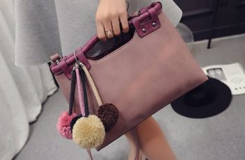 B2016 IDR.182.000 MATERIAL PU SIZE L35XH20XW10CM WEIGHT 700GR COLOR PINK