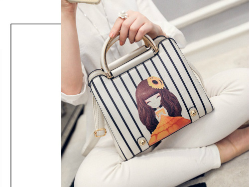 B2168 IDR.182.000 MATERIAL PU SIZE L24XH21X10CM WEIGHT 800GR COLOR WHITE