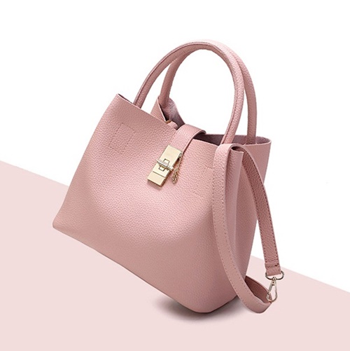 B2520 IDR.166.000 MATERIAL PU SIZE L29XH22XW13CM WEIGHT 600GR COLOR PINK