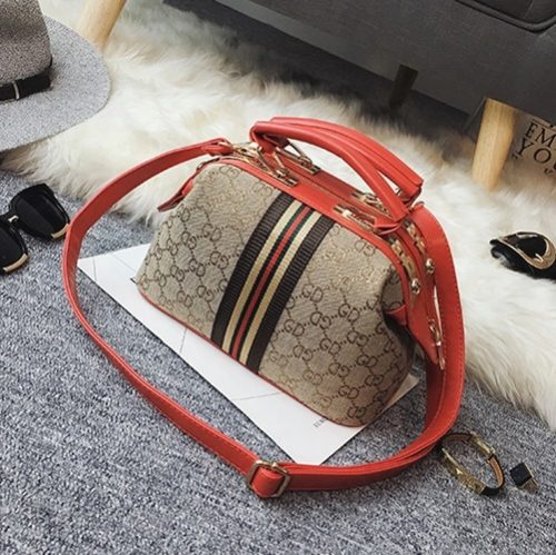 B2589 MATERIAL PU SIZE L24XH15XW13CM WEIGHT 750GR COLOR RED