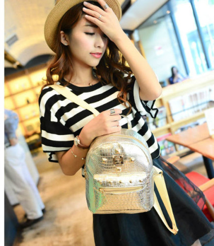 B2718 IDR.142.000 MATERIAL PU SIZE L19XH25XW13CM WEIGHT 500GR COLOR GOLD.jpg