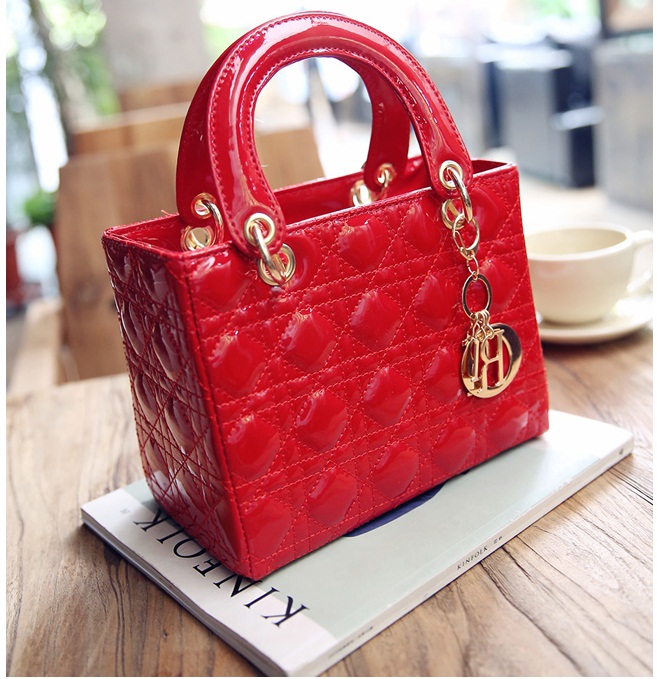 B28615 IDR.160.000 MATERIAL PU SIZE L24XH21XW11CM WEIGHT 650GR COLOR RED
