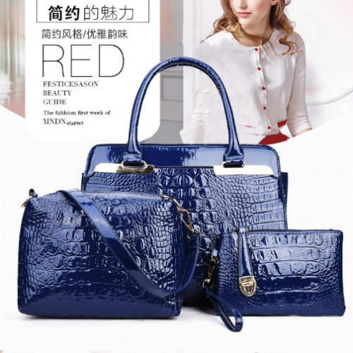 B2936205.000 MATERIAL PU SIZE L30XH23XW10CM WEIGHT 1000GR COLOR BLUE