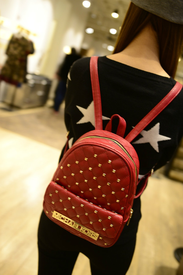 B295 IDR.190.000 MATERIAL PU SIZE L23XH27XW10CM WEIGHT 600GR COLOR RED
