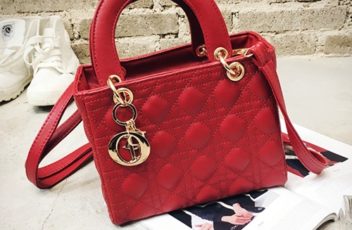 B29639 IDR.160.000 MATERIAL PU SIZE L24XH21XW11CM WEIGHT 650GR COLOR RED