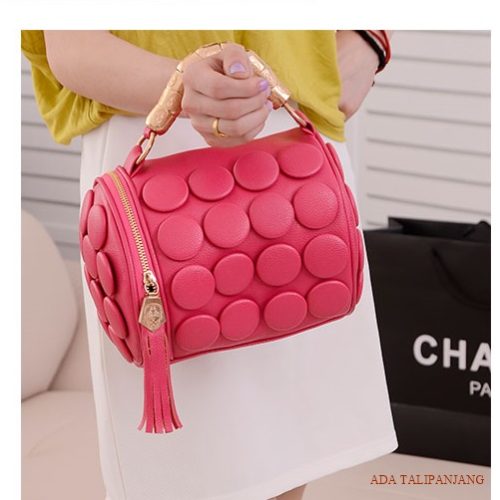B591 MATERIAL PU SIZE L20XH18CM WEIGHT 650GR COLOR RED