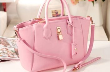 B8239 IDR.175.000 MATERIAL PU SIZE L29XH23XW10CM WEIGHT 610GR COLOR PINK