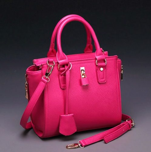 B8385 IDR.190.000 MATERIAL PU SIZE L24XH22XW10CM WEIGHT 800GR COLOR ROSE