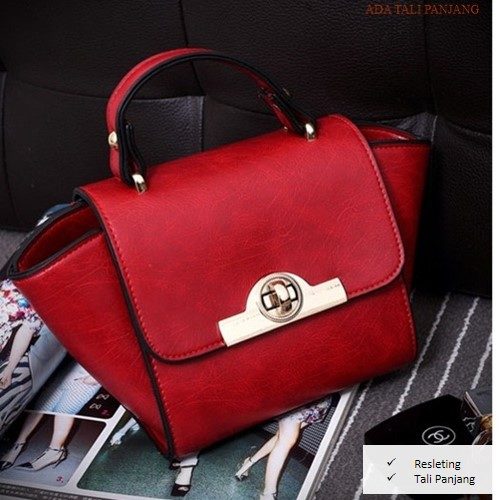B8483 IDR.163.000 MATERIAL PU SIZE L26XH14XW10CM WEIGHT 550GR COLOR RED