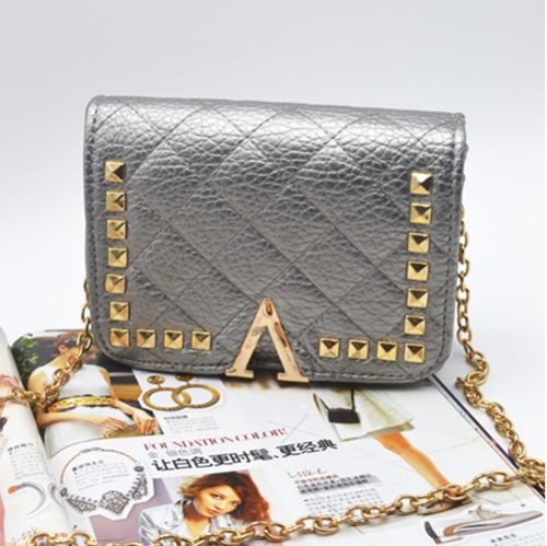 B8509 MATERIAL PU SIZE L19XH13XW7CM WEIGHT 550GR COLOR SILVER