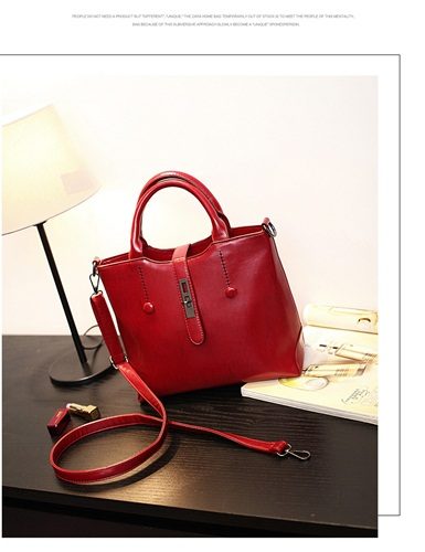 B8946 IDR.192.000 MATERIAL PU SIZE L30XH24XW13CM WEIGHT 800GR COLOR RED