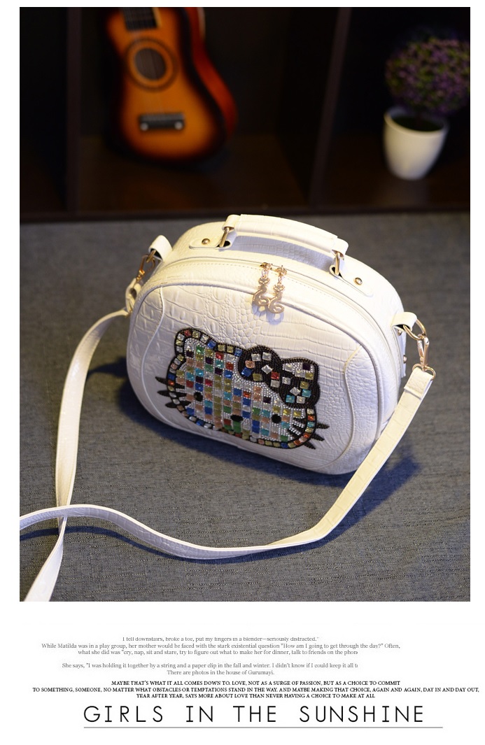 B931 IDR.173.000 MATERIAL PU SIZE L29XH23XW10CM WEIGHT 650GR COLOR WHITE