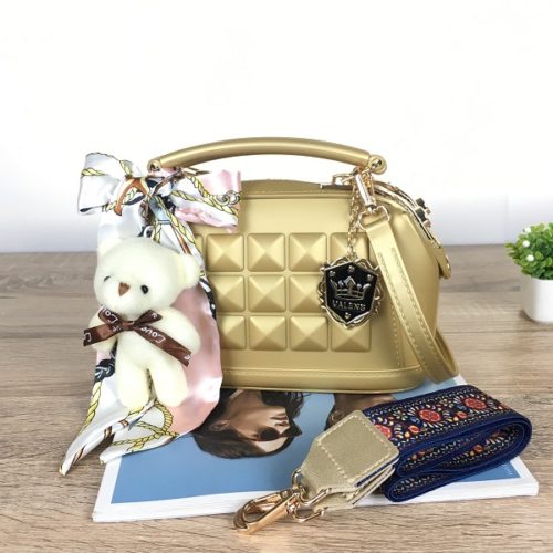 BOM4466 IDR.128.000 MATERIAL JELLY SIZE L21XH13XW11CM WEIGHT 900GR COLOR GOLD