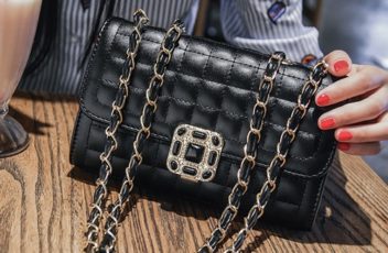 BOM8075 IDR 90.000 MATERIAL PU SIZE L21XH15XW9CM WEIGHT 500GR COLOR BLACK