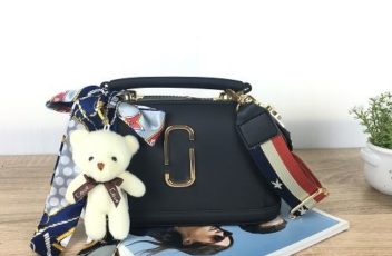 BTH0483 IDR.95.000 MATERIAL JELLY SIZE L22XH14XW12CM WEIGHT 900GR COLOR BLACK