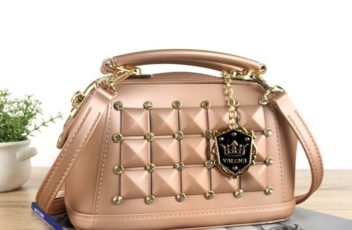 BTH0727 IDR.80.000 MATERIAL JELLY SIZE L21XH13XW11CM WEIGHT 750GR COLOR PINKGOLD
