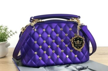 BTH4023 IDR.80.000 MATERIAL JELLY SIZE L21XH13XW11CM WEIGHT 750GR COLOR PURPLE