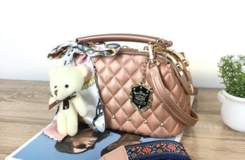 BTH4723 IDR.85.000 MATERIAL JELLY SIZE L22XH13X11CM WEIGHT 850GR COLOR PINKGOLD